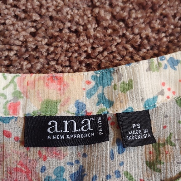 Ana petites semi sheer neutral peplum top - Picture 2 of 3